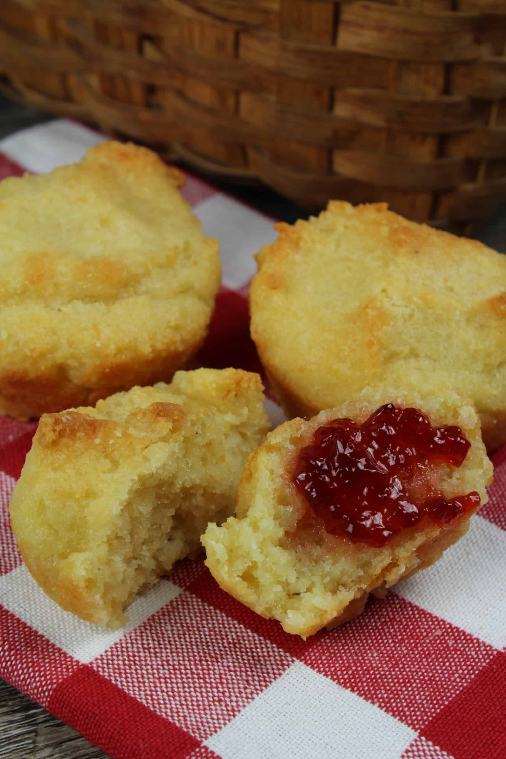 breakfast biscuits with jam