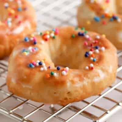 Air Fryer Vanilla glazed Donuts
