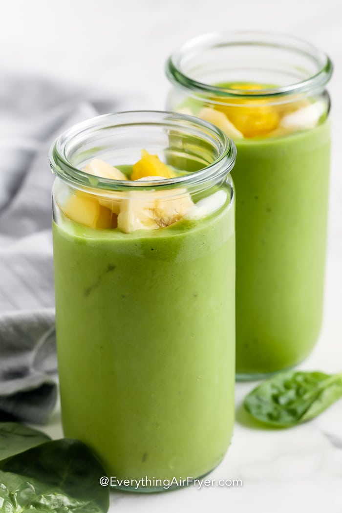Green Smoothie in a two glasses