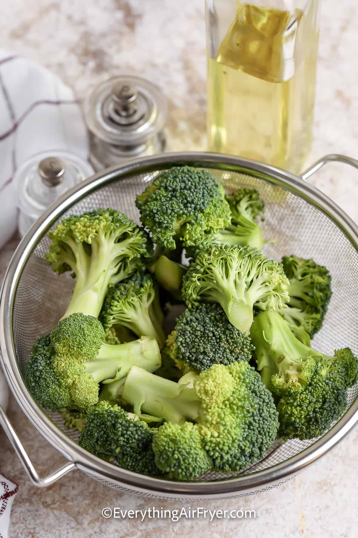 Ingredients to make Air Fryer Broccoli