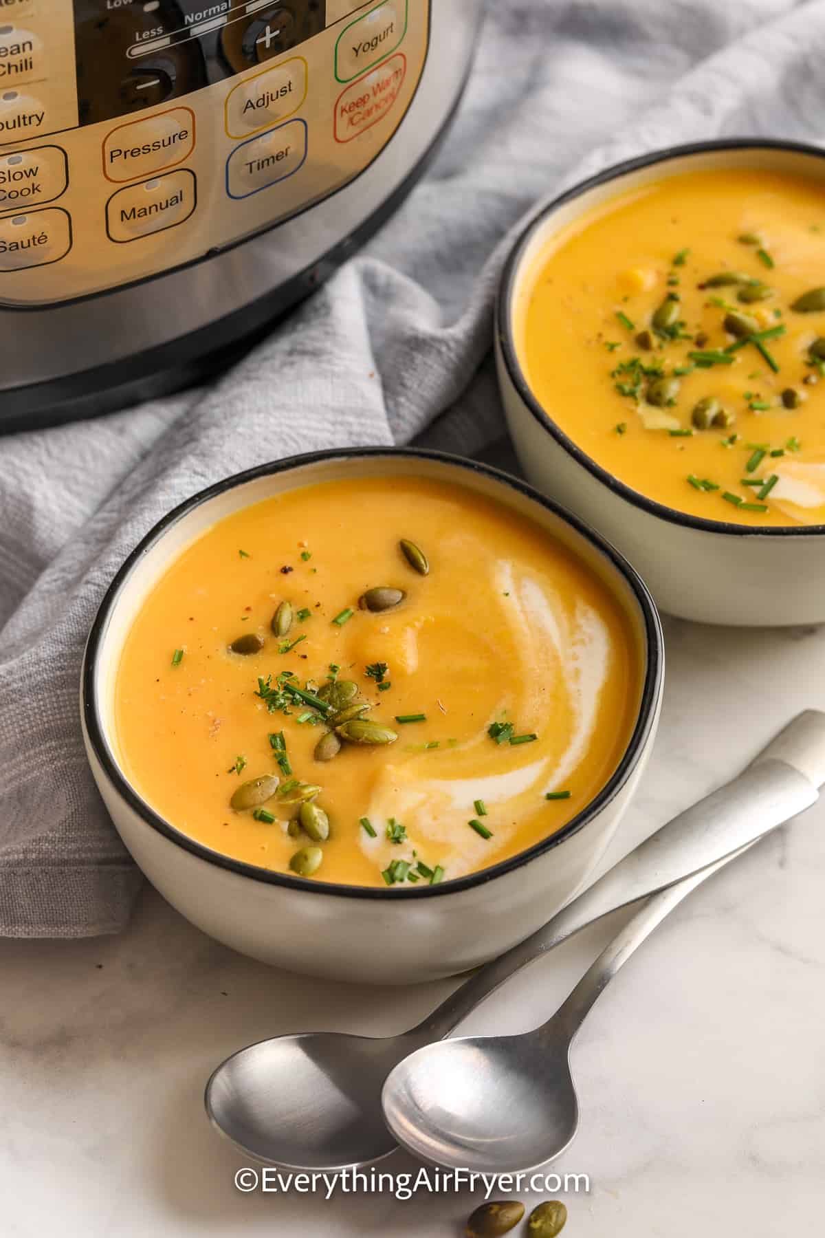 instant pot butternut squash soup in bowls