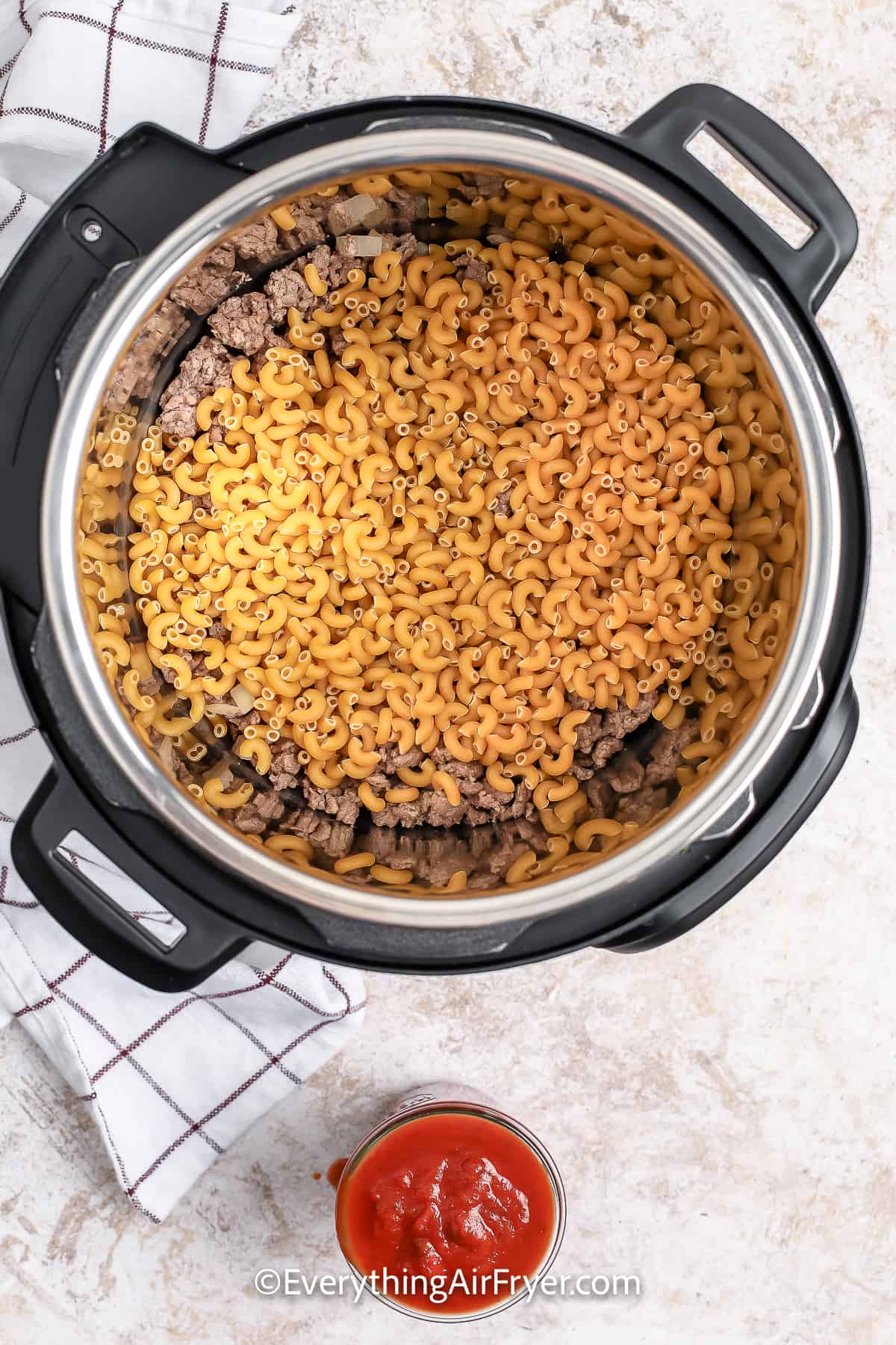 Macaroni noodles and ground beef in the instant pot