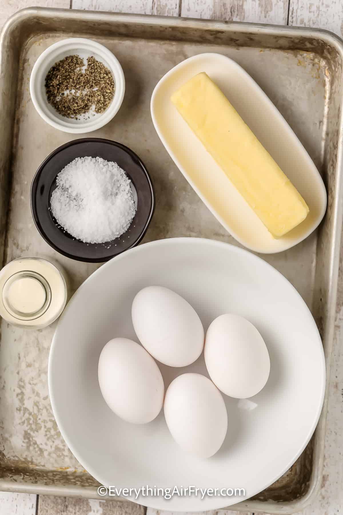 Ingredients to make Microwave Eggs