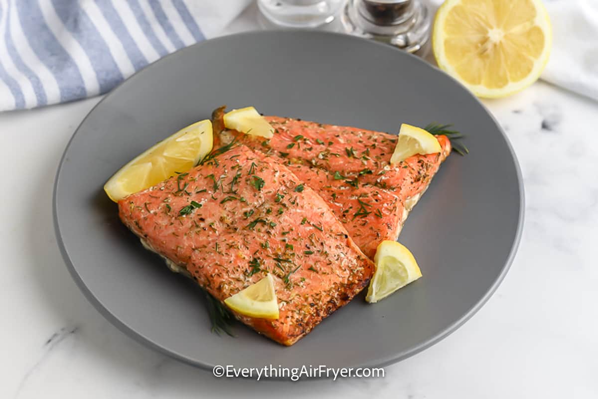 air fryer salmon with dill with lemon wedges